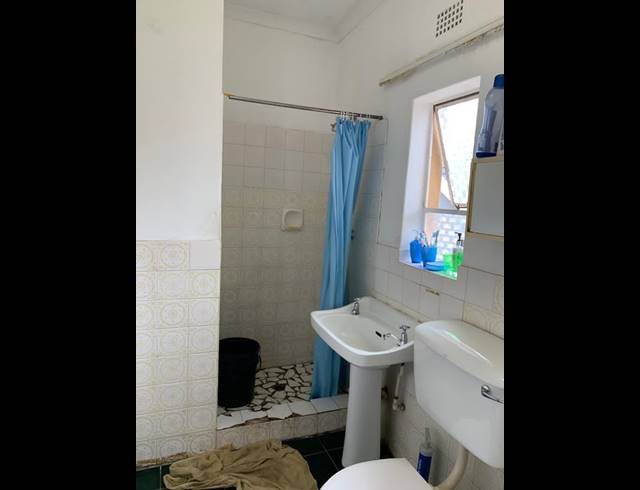 2 BEDROOM TOWNHOUSE FOR SALE IN WINDSOR EAST
